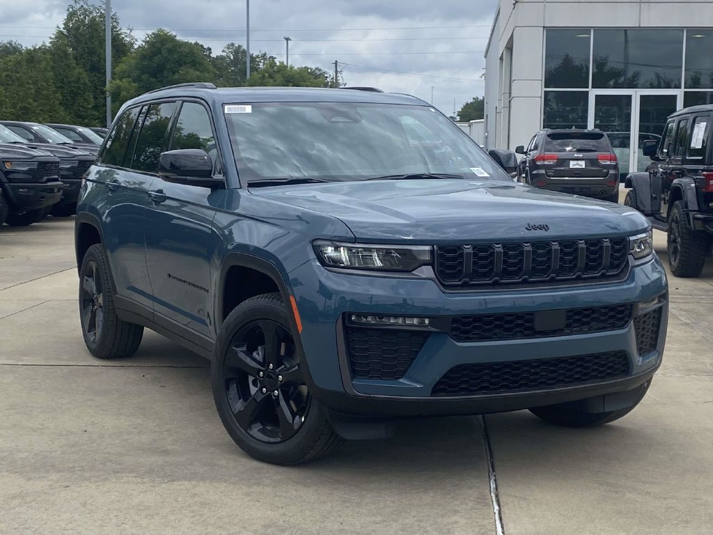 New 2026 Jeep Grand Cherokee Limited w/ Limited Altitude Package RWD image 31