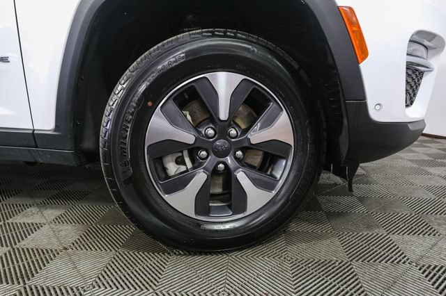 Used 2023 Jeep Grand Cherokee 4WD 4xe image 15