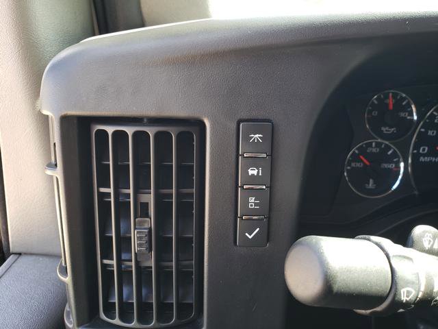 Used 2014 Chevrolet Express 2500 image 25