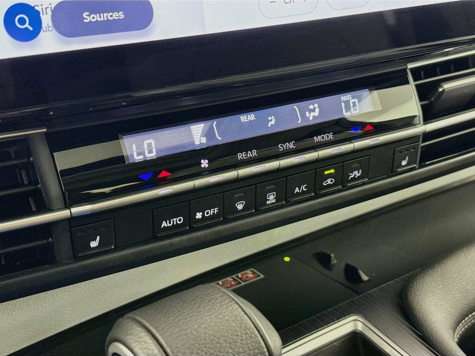 Certified 2026 Toyota Sienna XLE FWD image 27