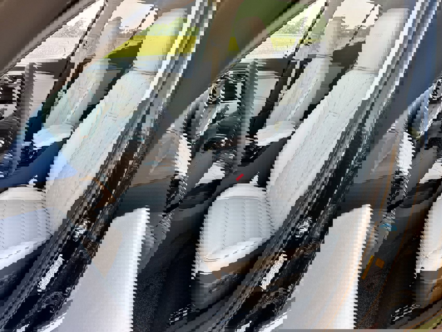 New 2025 Buick Envision Avenir image 17