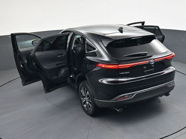 Used 2023 Toyota Venza LE image 44