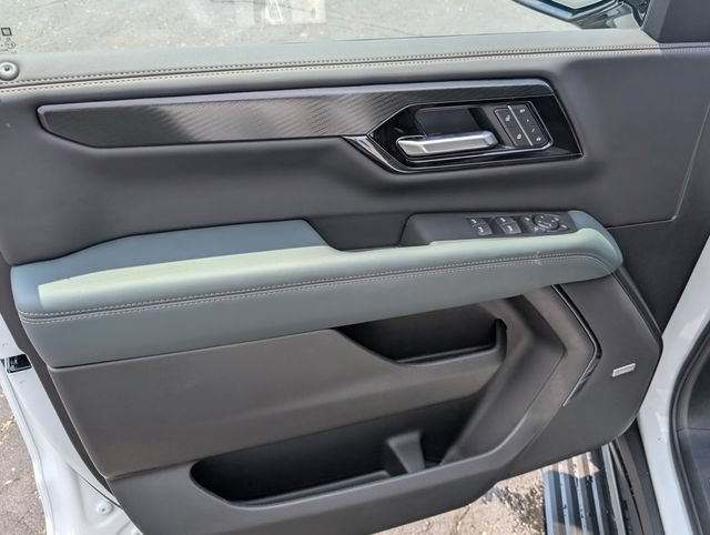 New 2026 GMC Yukon AT4 w/ AT4 Premium Plus Package AWD/4WD image 14