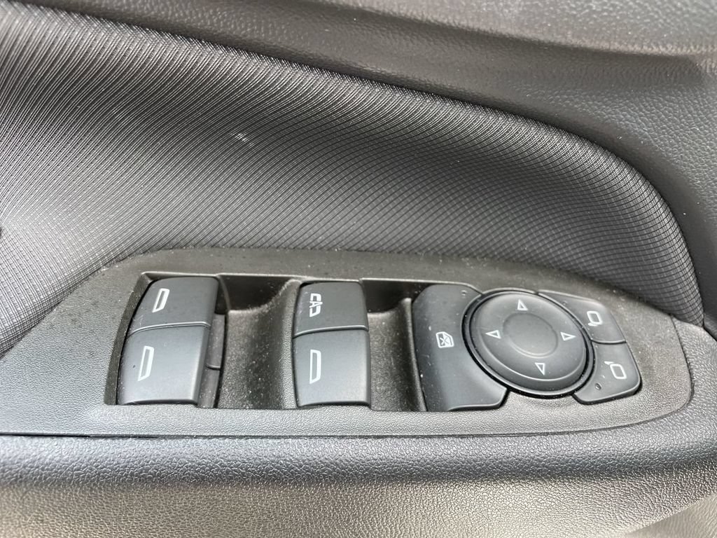 Used 2023 Chevrolet Equinox RS w/ RS Leather Package FWD image 21