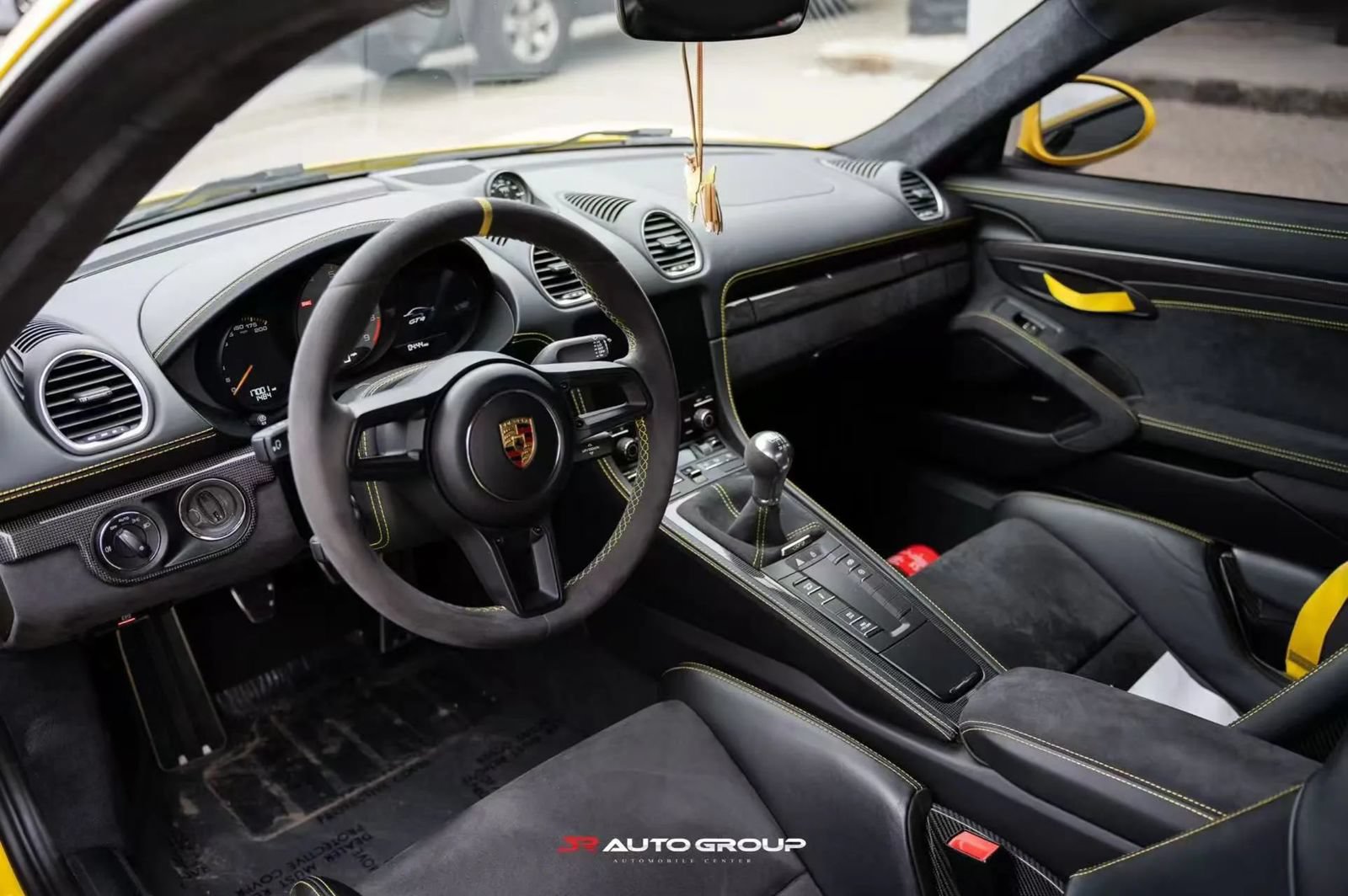 Used 2020 Porsche 718 Cayman GT4 RWD image 13