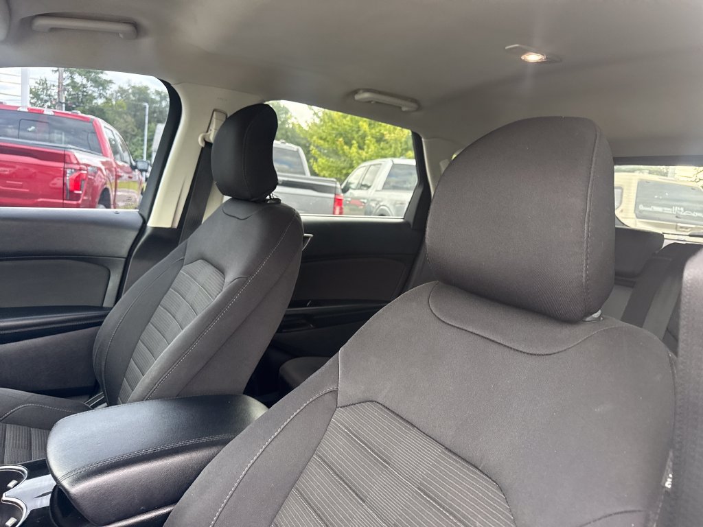 Used 2015 Ford Edge SEL FWD image 21