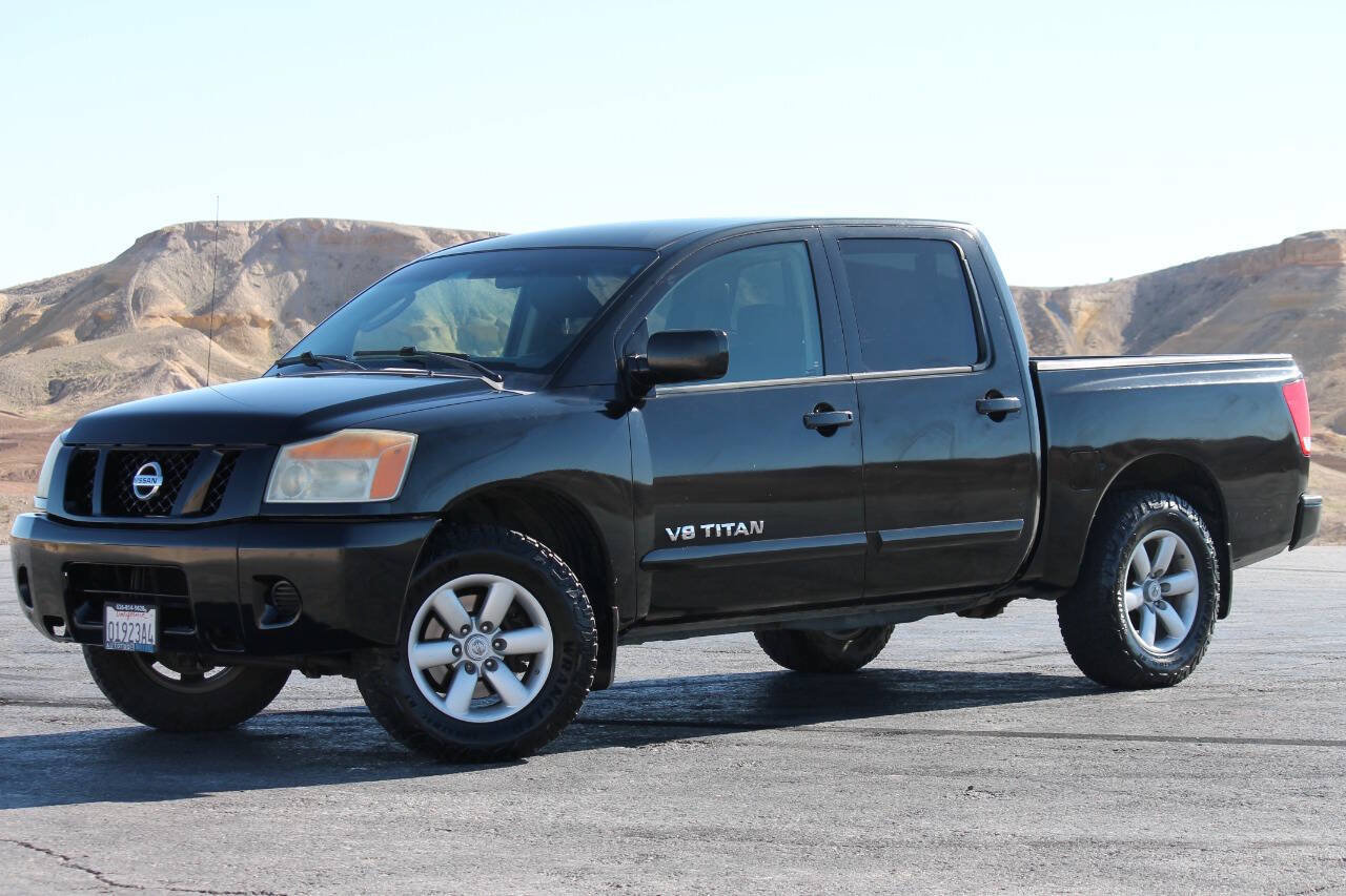 Used 2010 Nissan Titan SE RWD image 4