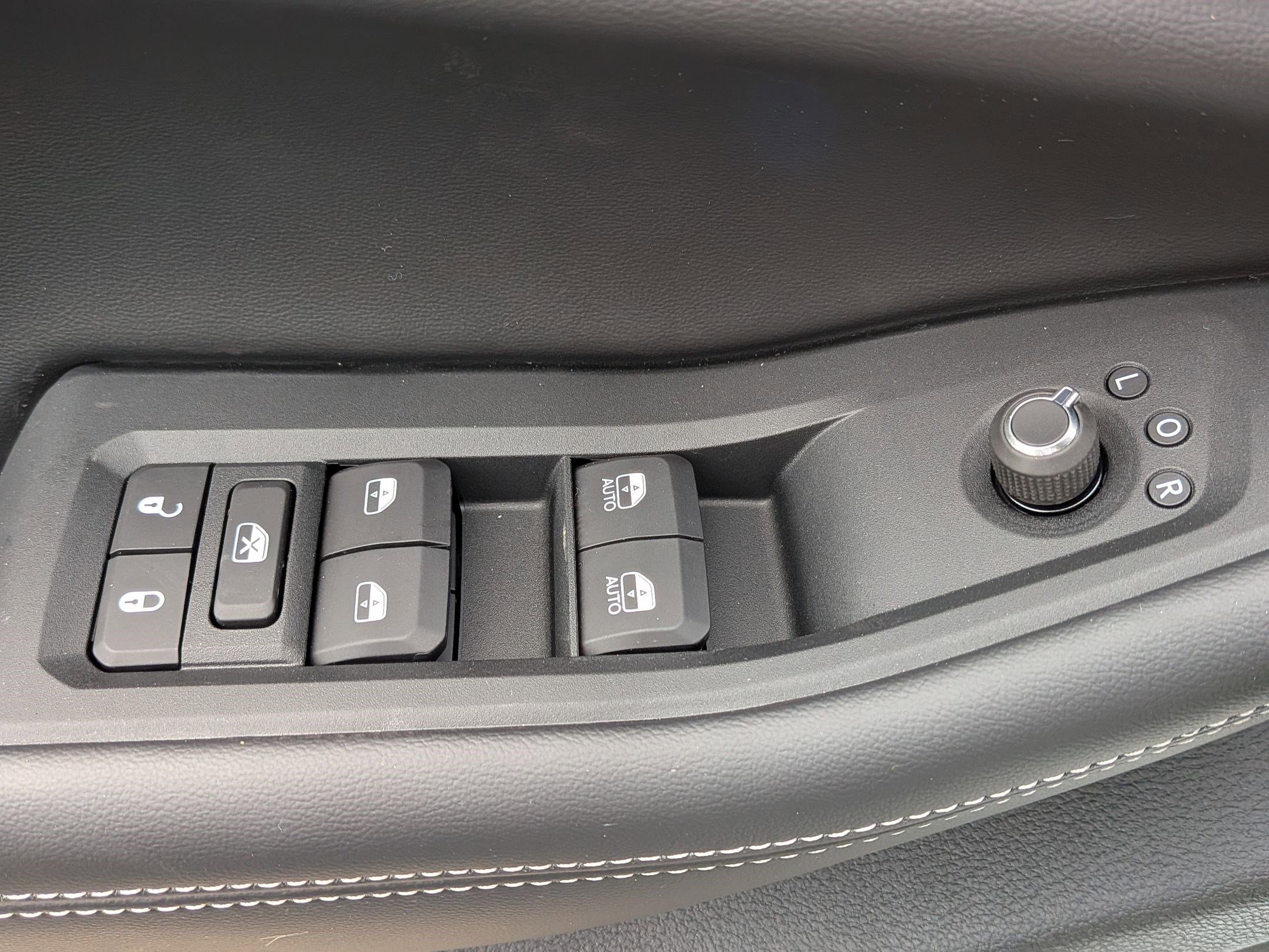 New 2025 Jeep Grand Cherokee Limited w/ Black Appearance Package image 13