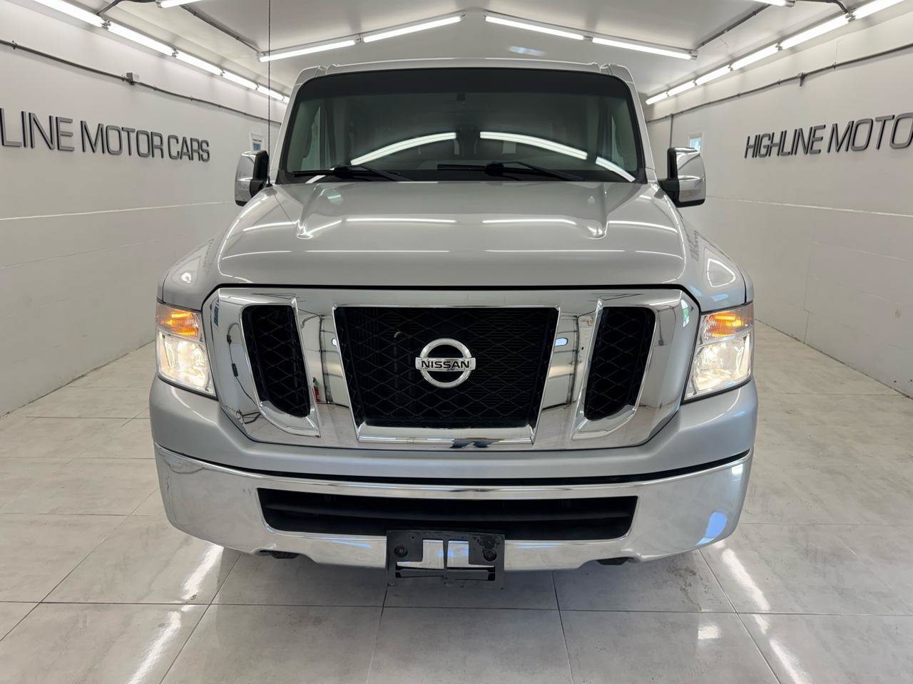 Used 2014 Nissan NV 3500 SV w/ Technology Package RWD image 2
