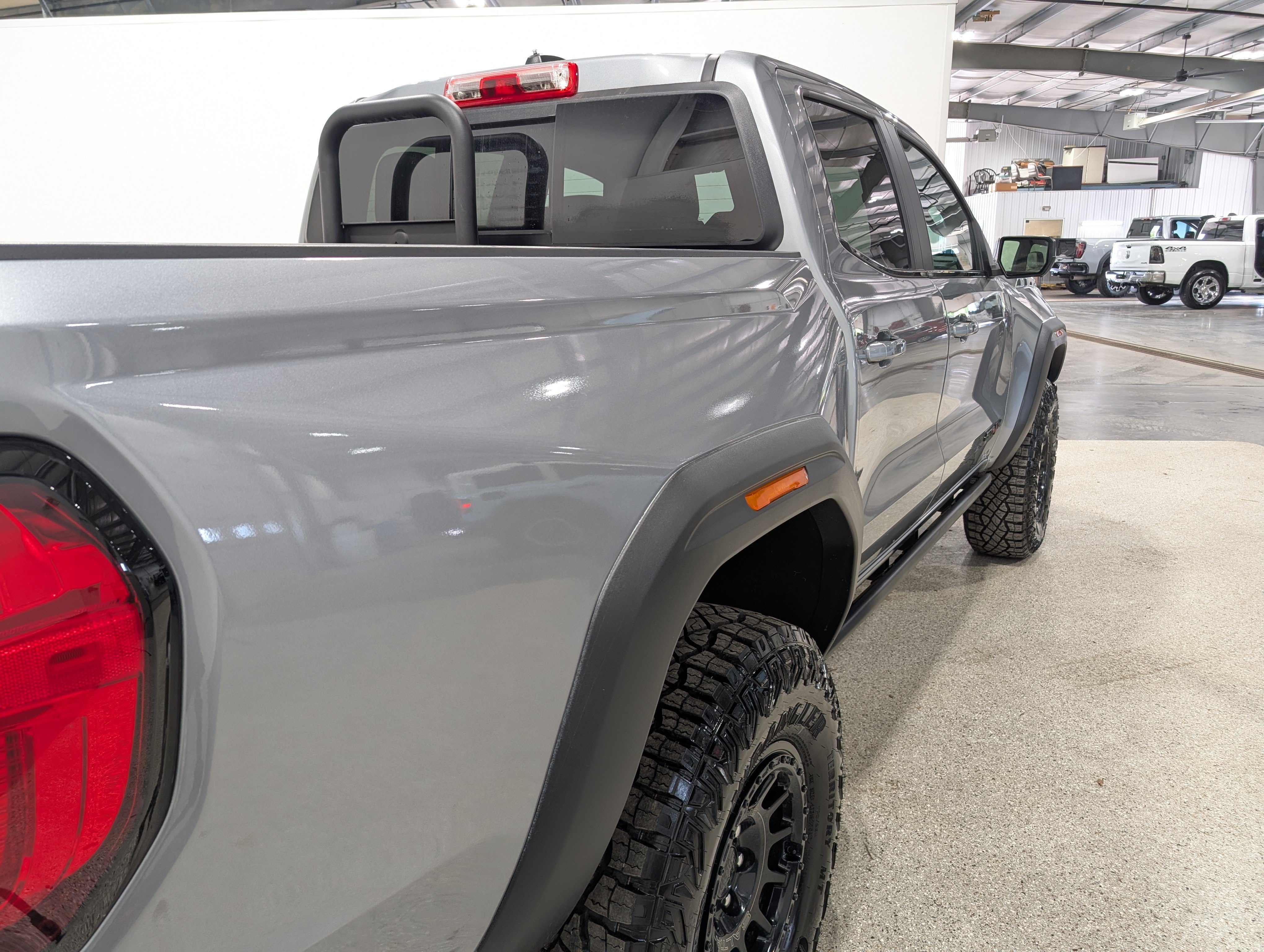 Used 2024 GMC Canyon AT4X w/ AT4X AEV Edition AWD/4WD image 3