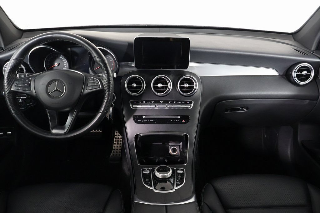 Used 2019 Mercedes-Benz GLC 350e 4MATIC image 6