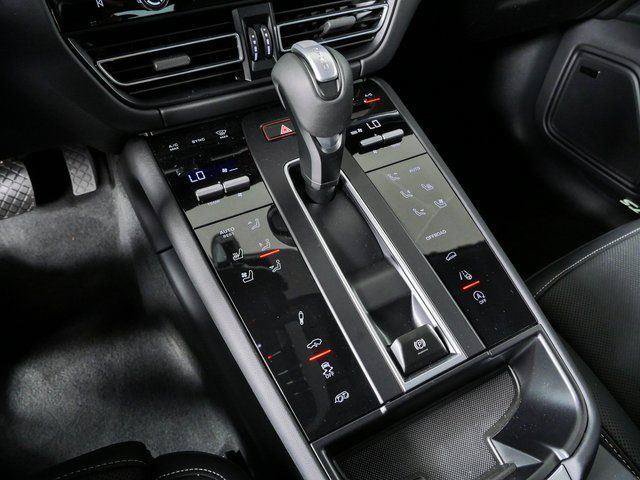New 2026 Porsche Macan GTS AWD/4WD image 19
