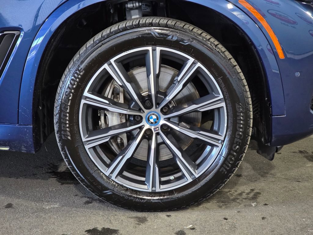 Used 2023 BMW X5 xDrive45e w/ M Sport Package image 4