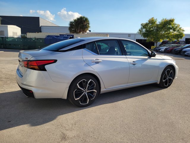 Certified 2025 Nissan Altima 2.5 SR w/ SR Premium Package image 5