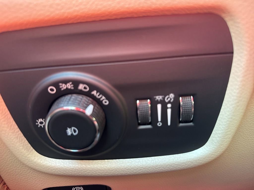 New 2025 Jeep Grand Cherokee L Limited image 40