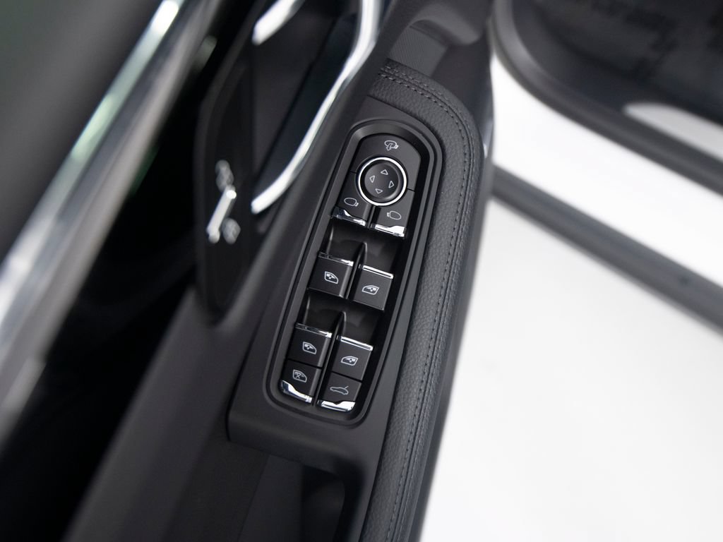 Certified 2026 Porsche Macan S AWD/4WD image 22