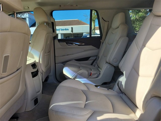Used 2017 Cadillac Escalade Luxury image 15