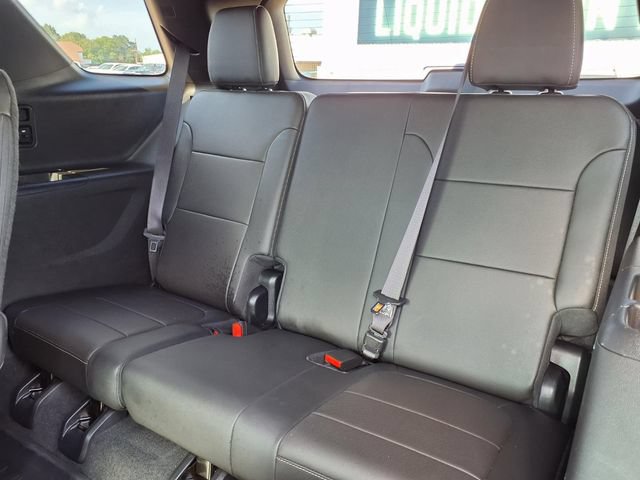 Used 2024 Chevrolet Traverse Premier w/ Redline Edition FWD image 15