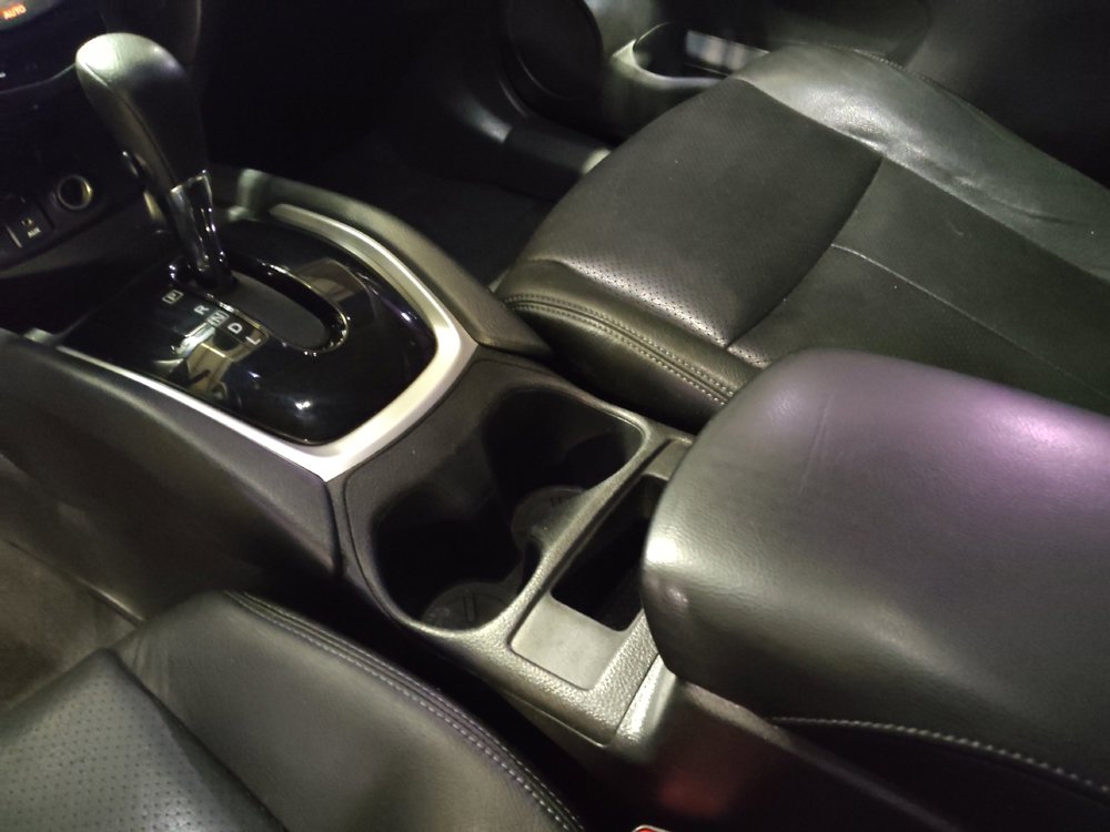 Used 2016 Nissan Rogue SV image 26