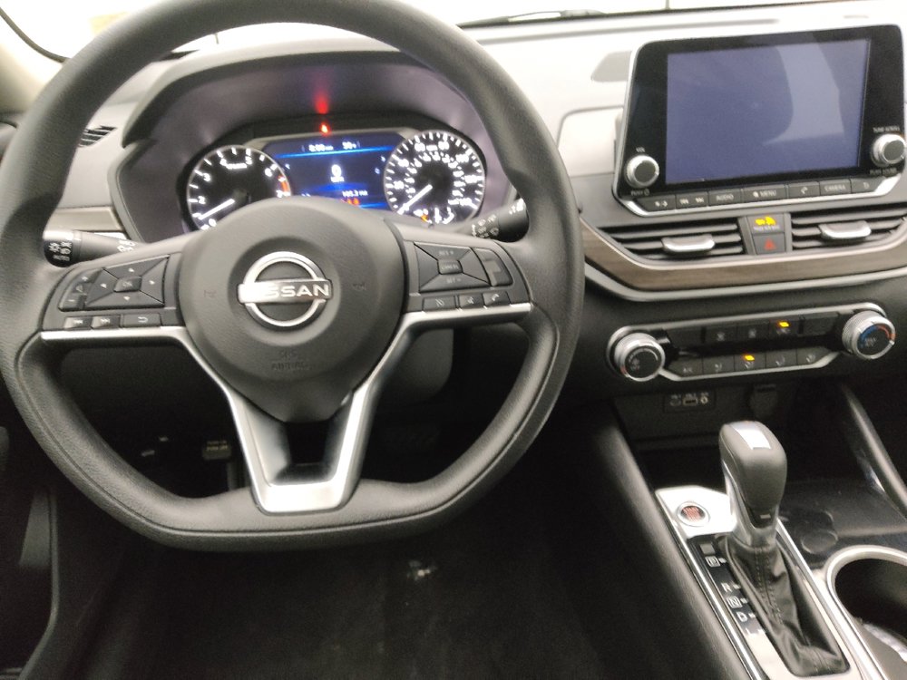 Used 2024 Nissan Altima 2.5 SV image 22