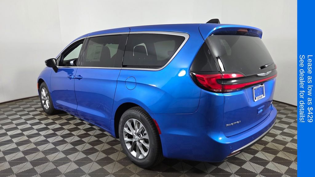 New 2026 Chrysler Pacifica Limited FWD image 5