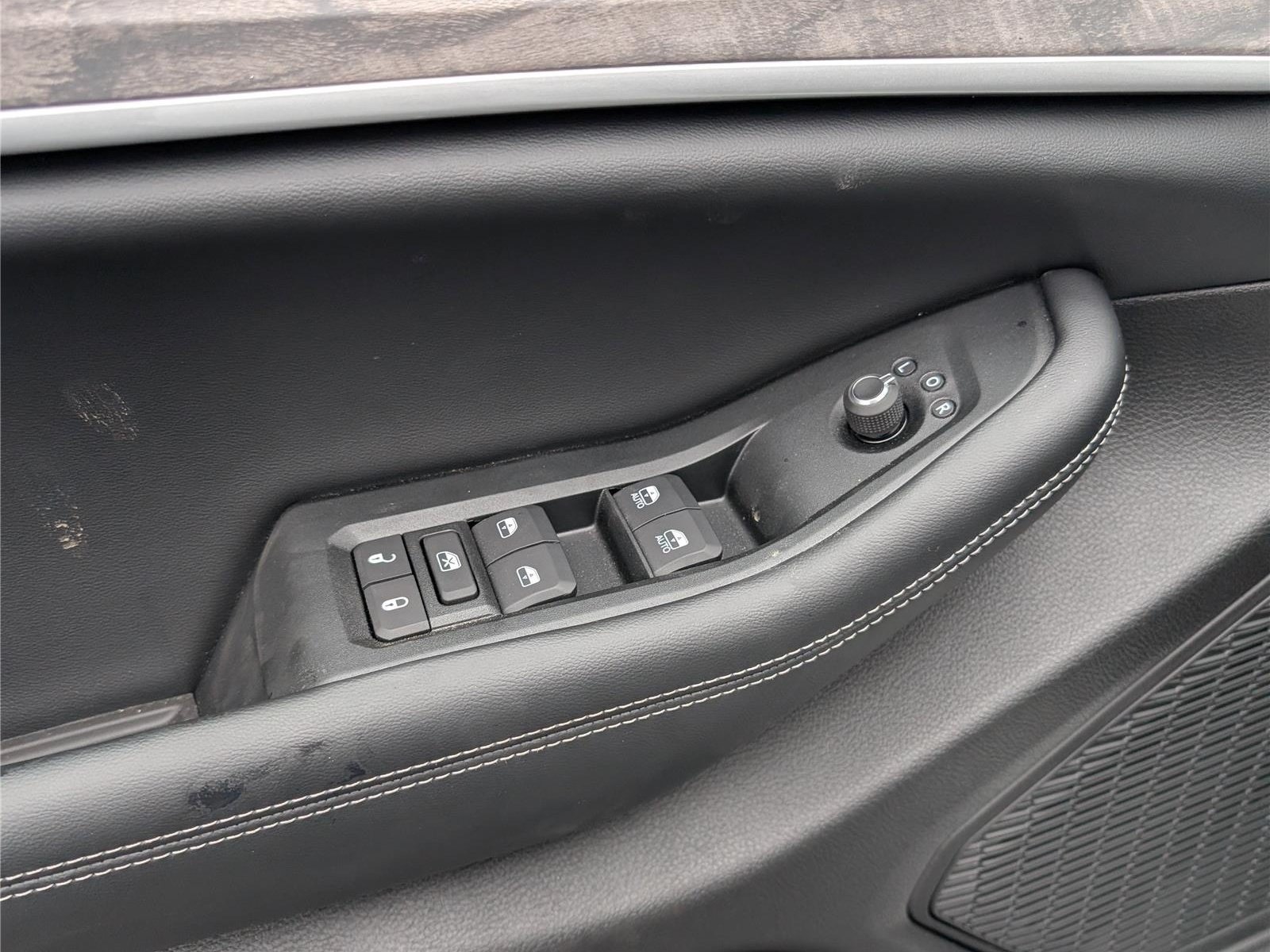 New 2026 Jeep Grand Cherokee Altitude AWD/4WD image 17