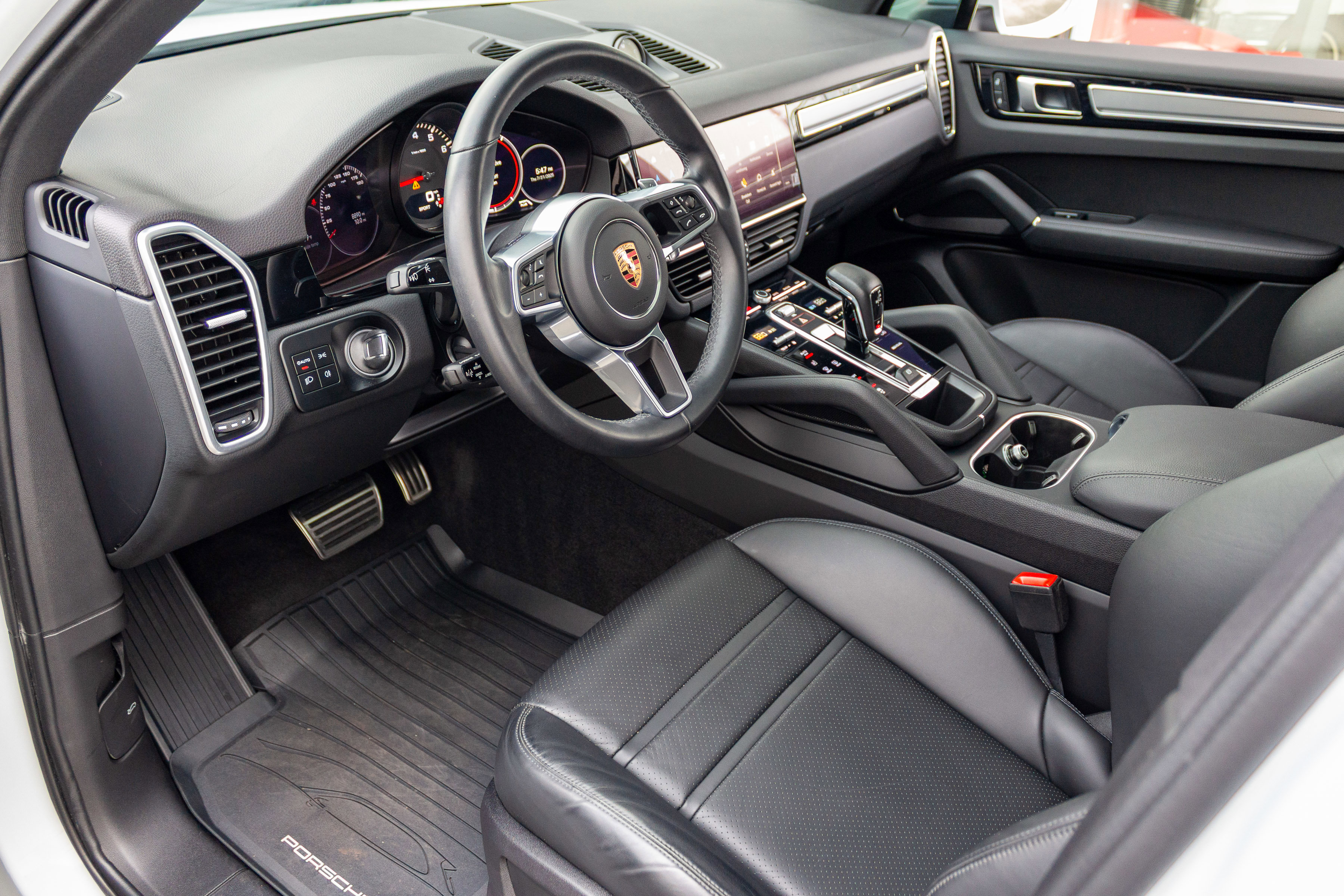 Used 2022 Porsche Cayenne S Platinum image 8