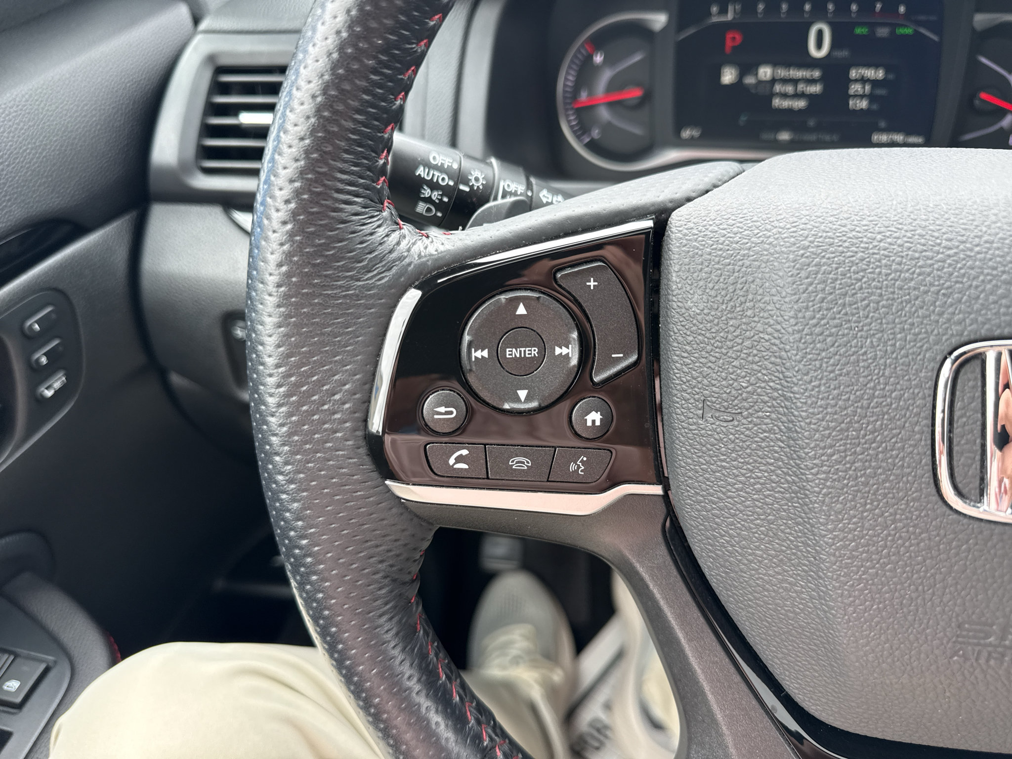 Used 2024 Honda Passport Black Edition image 17