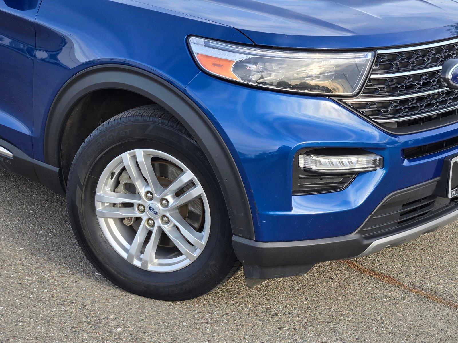 Used 2023 Ford Explorer XLT w/ Equipment Group 202A image 9