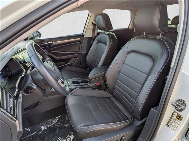 Used 2023 Volkswagen Jetta SE w/ Panoramic Sunroof Package FWD image 16