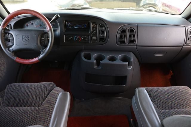 Used 2000 Dodge B3500 RWD image 2
