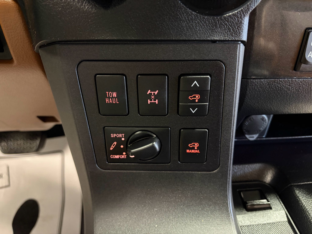 Used 2018 Toyota Sequoia Platinum AWD/4WD image 29