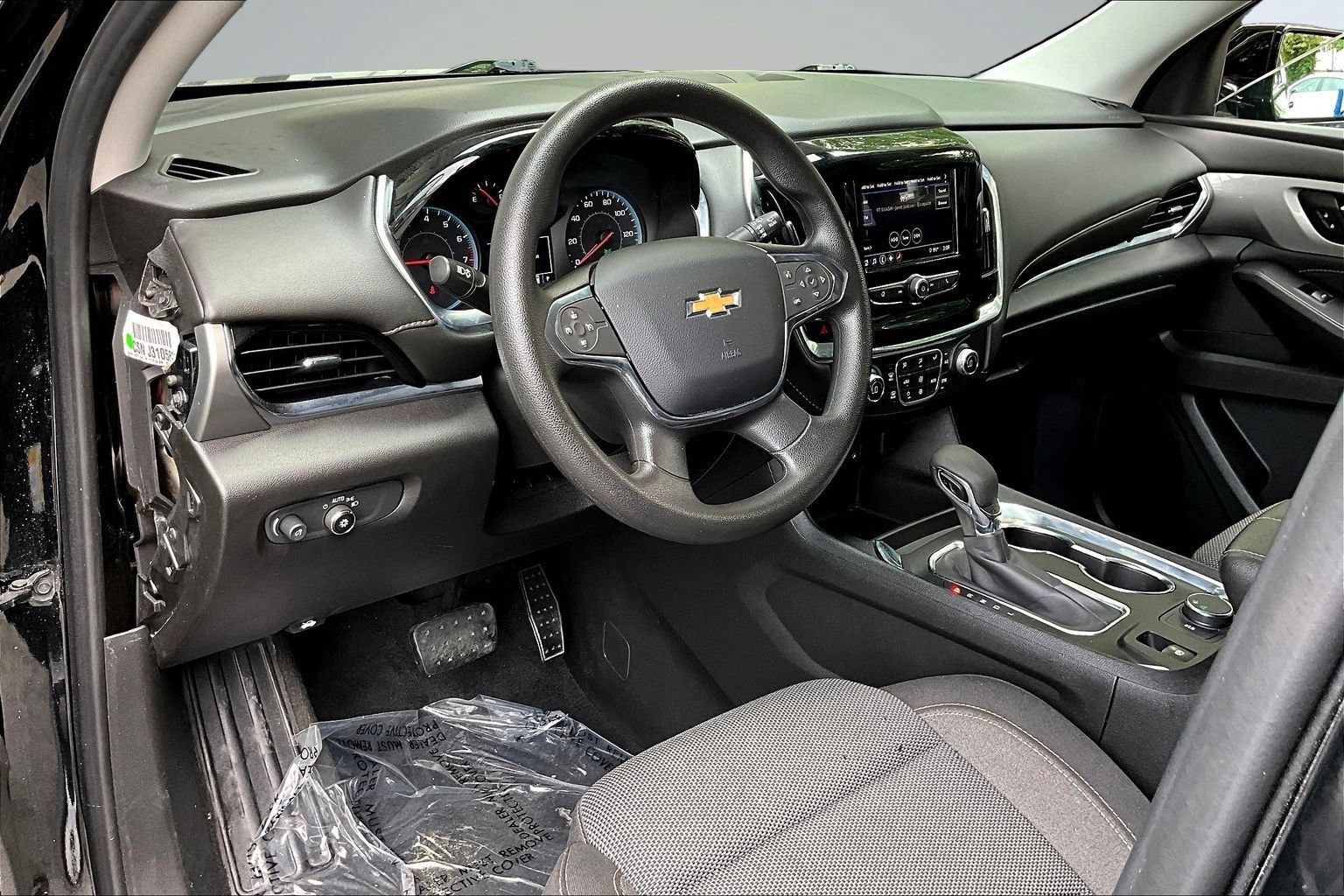 Used 2021 Chevrolet Traverse LS FWD image 16