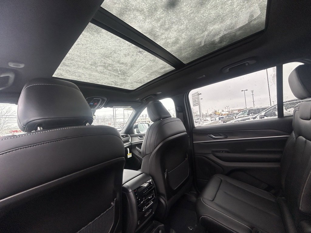 New 2025 Jeep Grand Cherokee L Limited w/ Black Appearance Package image 29