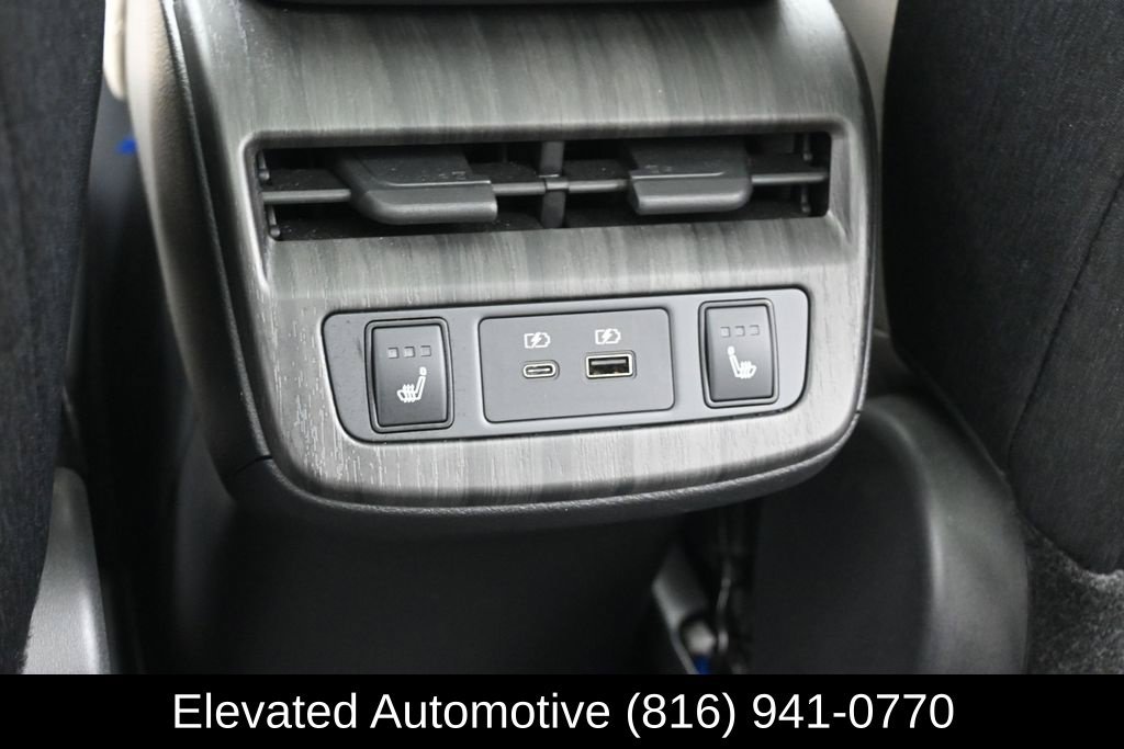 Used 2024 Nissan Ariya AWD image 16