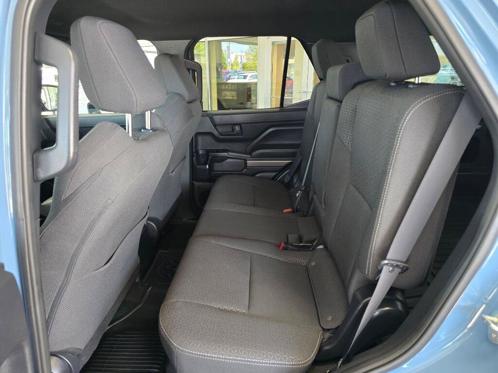 Certified 2025 Toyota 4Runner SR5 AWD/4WD image 35