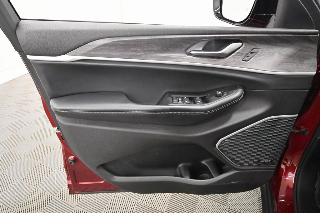 Used 2021 Jeep Grand Cherokee L Limited w/ Luxury Tech Group II image 13