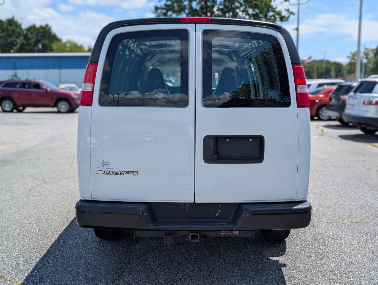 Used 2021 Chevrolet Express 2500 w/ Driver Convenience Package RWD image 4