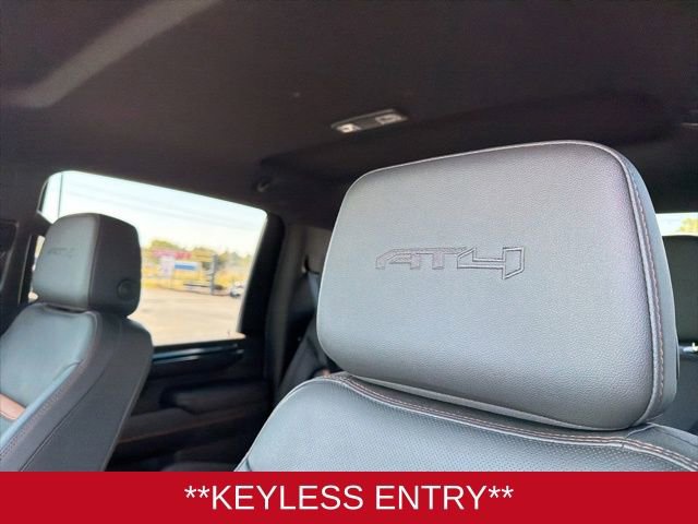 Used 2024 GMC Sierra 2500 AT4 image 12