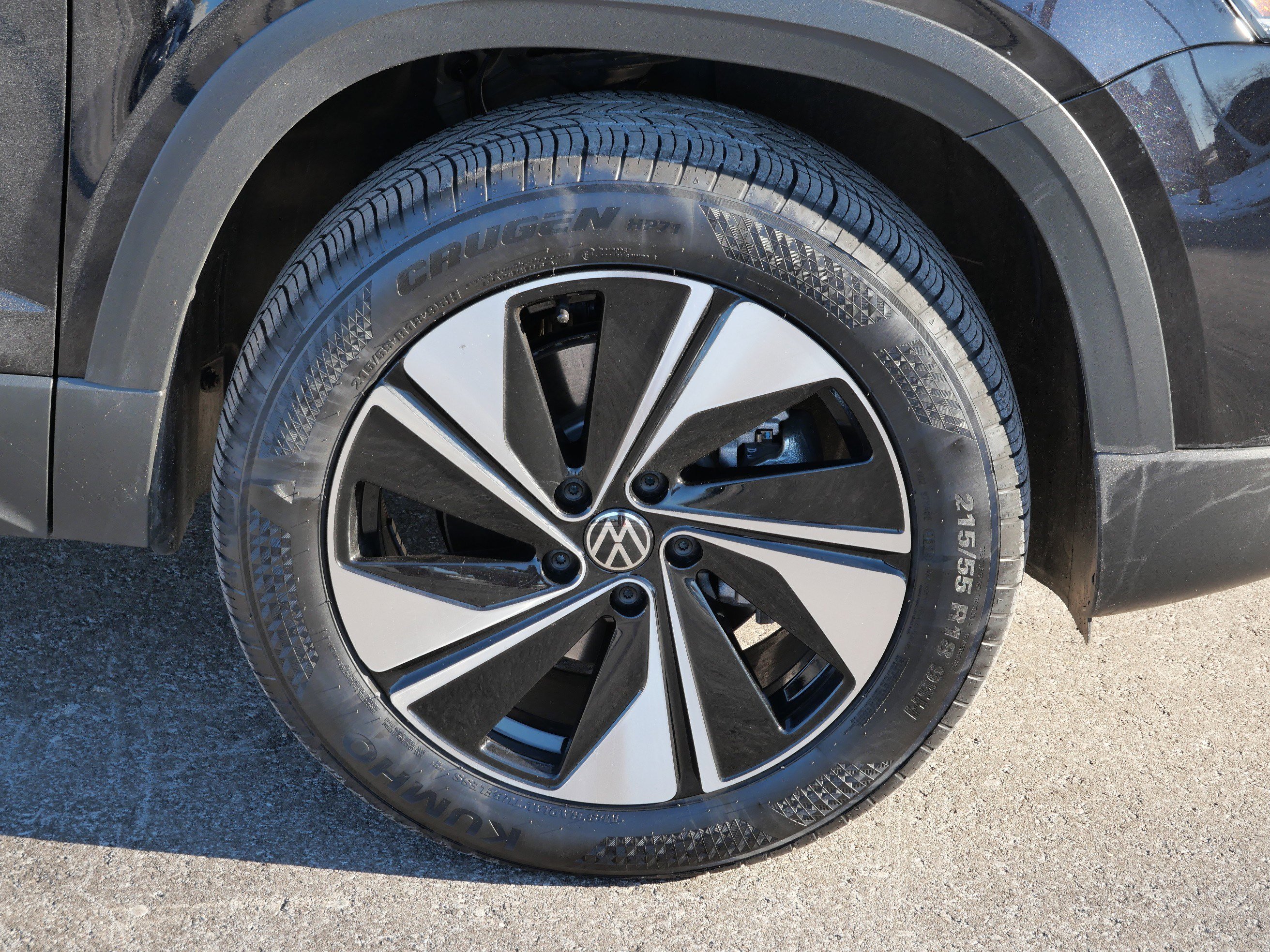 Certified 2025 Volkswagen Taos SE image 15