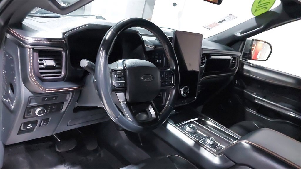 Used 2022 Ford Expedition Platinum image 19
