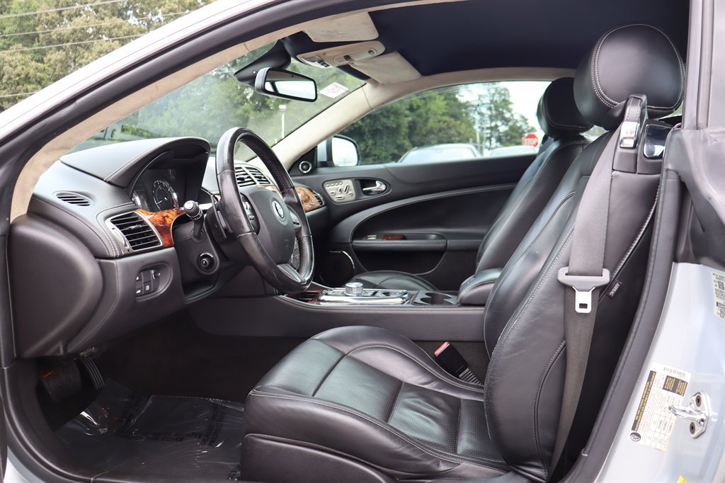 Used 2010 Jaguar XK Coupe RWD image 13
