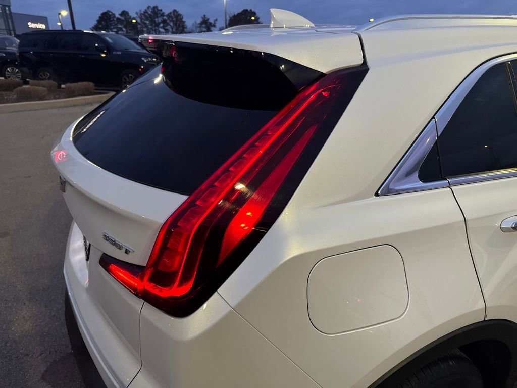 Used 2022 Cadillac XT4 Premium Luxury w/ Enhanced Visibility Package image 40