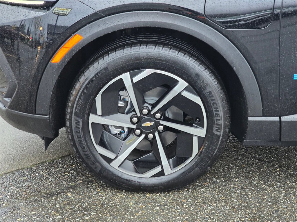 Used 2025 Chevrolet Equinox EV LT w/ Convenience Package image 9