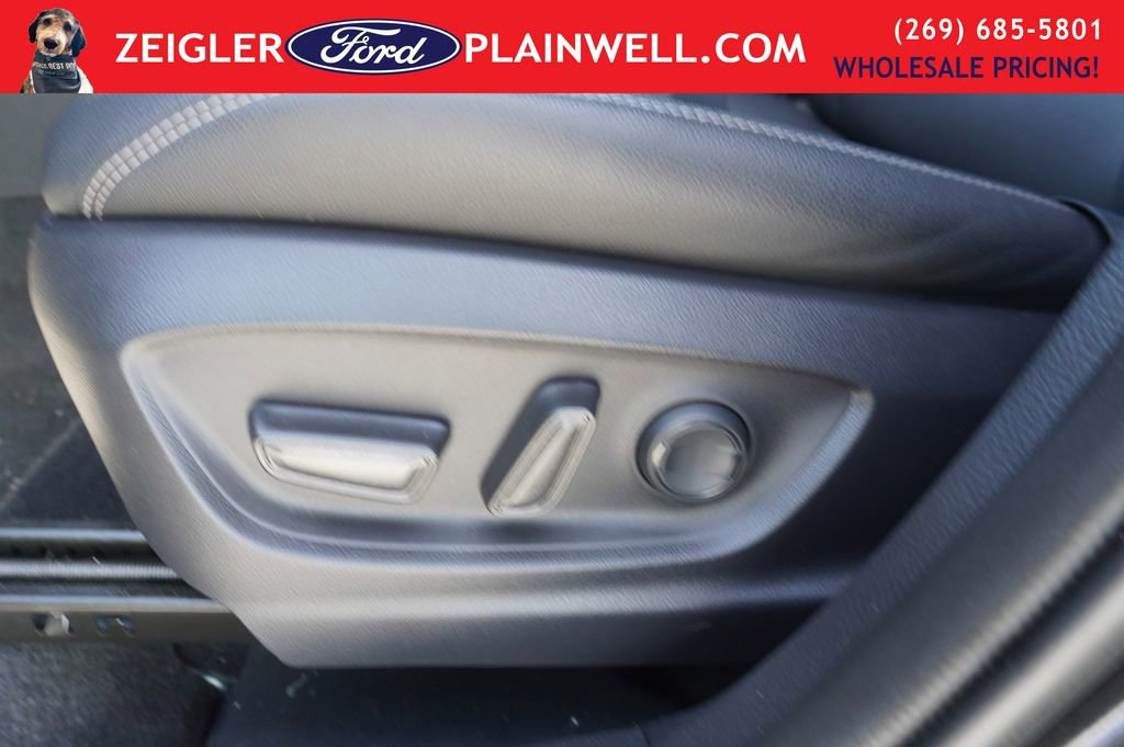 Used 2023 Toyota Corolla Cross XLE w/ Convenience Package image 15