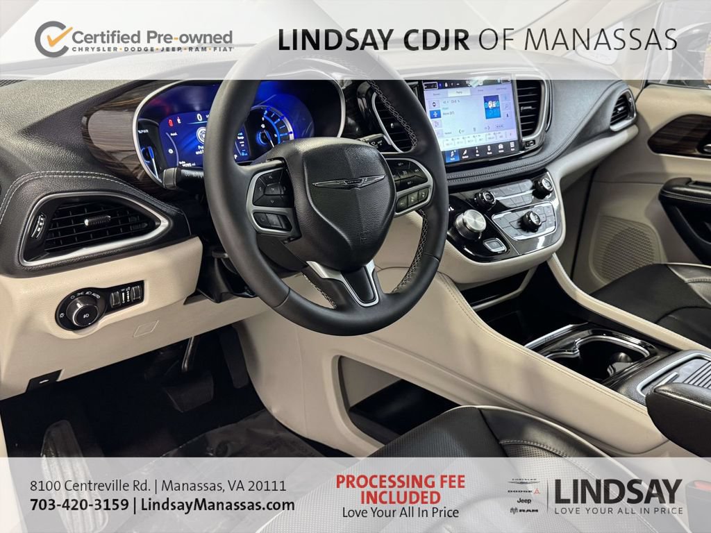 Used 2023 Chrysler Pacifica Limited FWD image 19