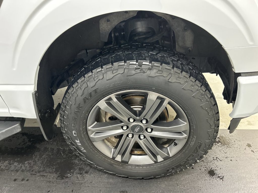 Used 2022 Ford F150 Lariat w/ Equipment Group 502A High AWD/4WD image 8