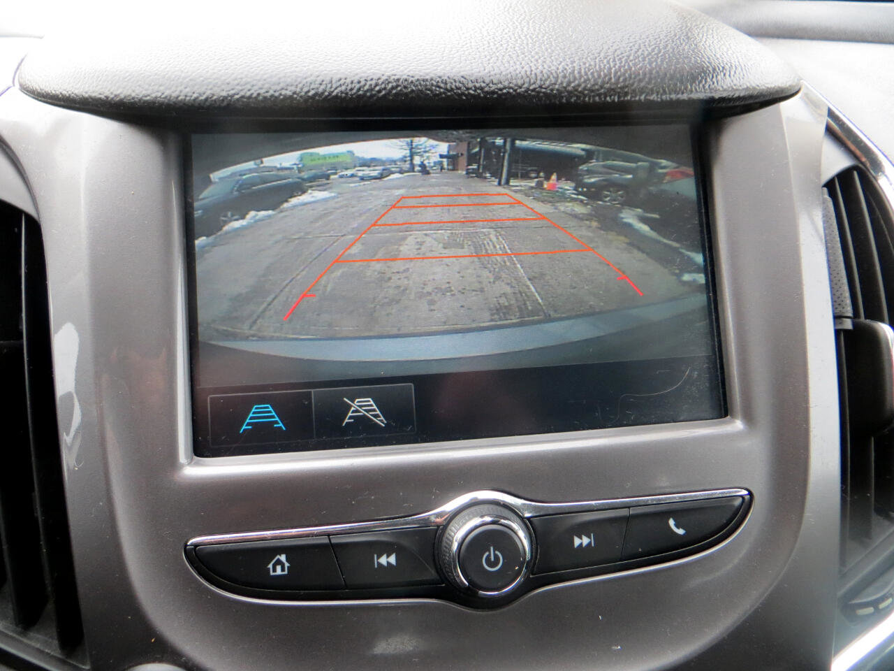 Used 2018 Chevrolet Cruze LT w/ Convenience Package image 14