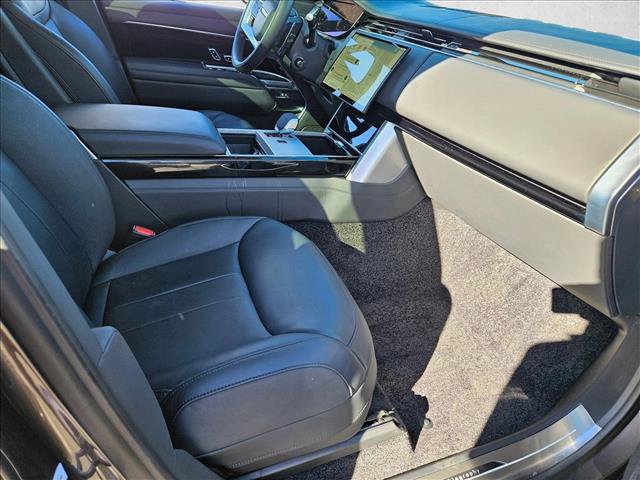 Used 2025 Land Rover Range Rover Long Wheelbase Autobiography image 22