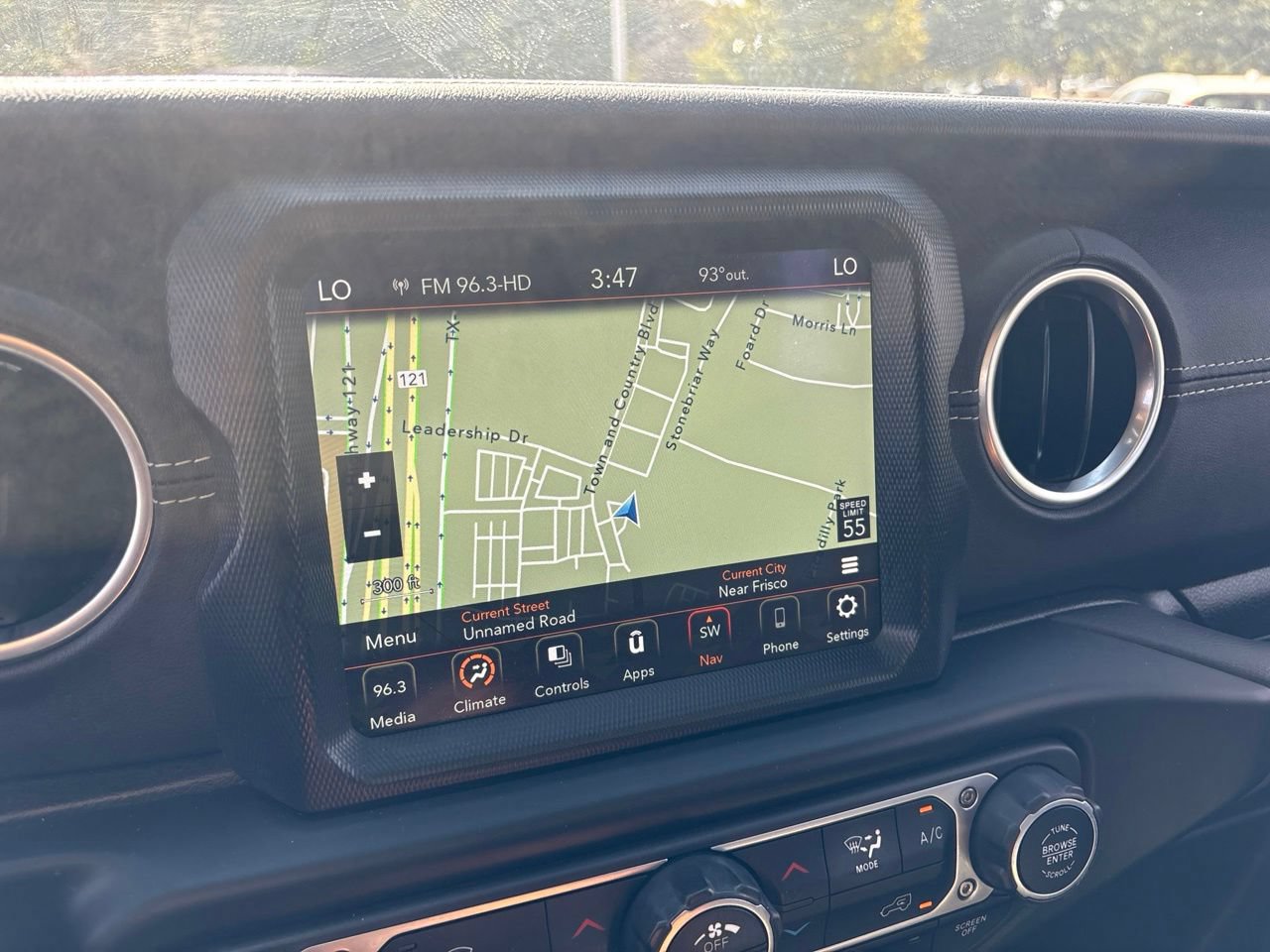 Used 2023 Jeep Wrangler Unlimited Sahara AWD/4WD image 21